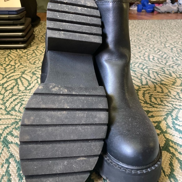 perfect steve madden boots! - Picture 3 of 3